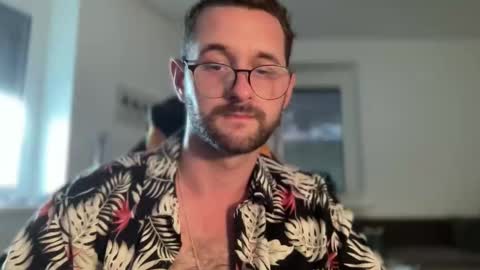 Snapshot of paulsimpsn chatting on September 8, 2025, 4:39 pm love bush online show from September 8, 2025, 4:39 pm