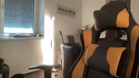 Snapshot of paulsimpsn chatting on September 16, 2025, 6:14 am love bush online show from September 16, 2025, 6:14 am