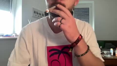 Snapshot of paulsimpsn chatting on October 5, 2025, 9:51 am love bush online show from October 5, 2025, 9:51 am