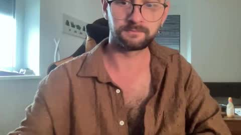 Snapshot of paulsimpsn chatting on October 8, 2025, 6:33 am love bush online show from October 8, 2025, 6:33 am