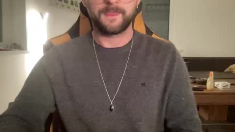 Snapshot of paulsimpsn chatting on October 10, 2025, 4:50 pm love bush online show from October 10, 2025, 4:50 pm