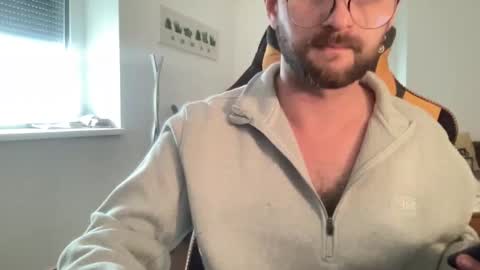 Snapshot of paulsimpsn chatting on October 28, 2025, 1:25 pm love bush online show from October 28, 2025, 1:25 pm