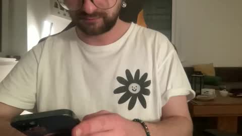 Snapshot of paulsimpsn chatting on November 14, 2025, 9:24 pm love bush online show from November 14, 2025, 9:24 pm