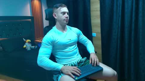 Snapshot of paulthompson_ chatting on April 3, 2026, 5:16 am Paul online show from April 3, 2026, 5:16 am