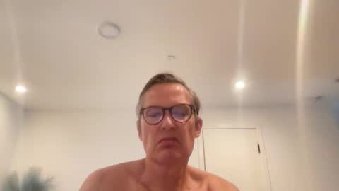 paulwill2377 online show from March 31, 2026, 6:52 pm