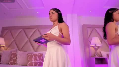 Snapshot of pauvega_ chatting on November 30, 2025, 12:53 pm Pau online show from November 30, 2025, 12:53 pm