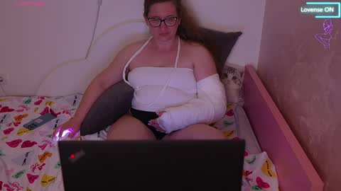 Snapshot of pawg_official chatting on May 9, 2026, 7:52 pm pawg_official online show from May 9, 2026, 7:52 pm