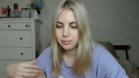 Allisses online show from December 2, 2025, 8:08 am