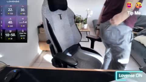 Snapshot of pc92160 chatting on November 12, 2025, 9:10 am pc92160 online show from November 12, 2025, 9:10 am