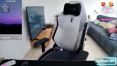 Snapshot of pc92160 chatting on November 16, 2025, 12:33 pm pc92160 online show from November 16, 2025, 12:33 pm