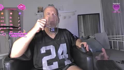 Snapshot of peacetous chatting on December 21, 2025, 6:09 am Marc online show from December 21, 2025, 6:09 am