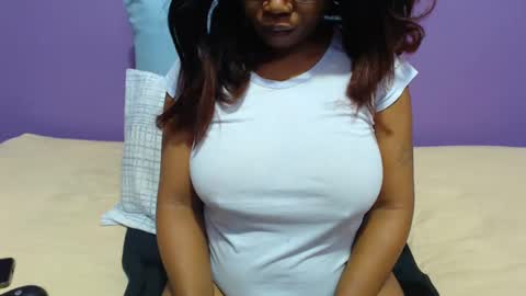Snapshot of peachassxx chatting on February 19, 2025, 5:27 am peachy online show from February 19, 2025, 5:27 am