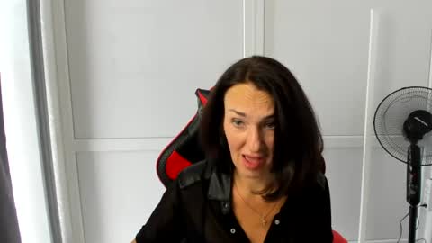 Snapshot of peachboomm chatting on June 27, 2026, 9:36 am Christina online show from June 27, 2026, 9:36 am