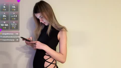 Snapshot of peachy_keens chatting on April 30, 2026, 9:52 pm Peachy online show from April 30, 2026, 9:52 pm