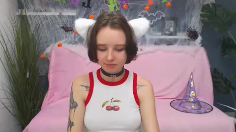 peachydreamm online show from October 21, 2025, 6:14 am