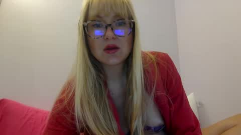peachymegs online show from October 8, 2025, 5:43 pm