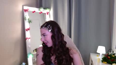 Chloe online show from January 14, 2026, 2:01 pm