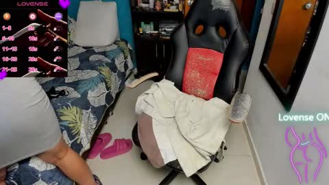 Tangerine Penaut online show from November 18, 2025, 1:00 am