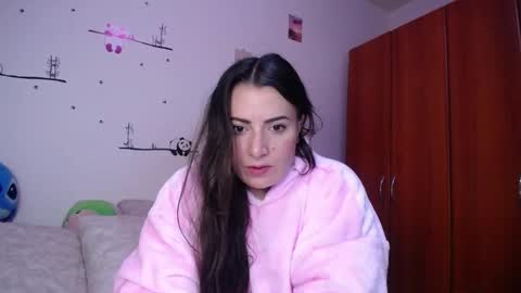 Pearl online show from September 27, 2025, 7:19 pm