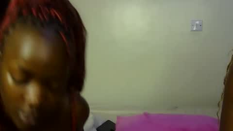 Snapshot of pearl_velvet chatting on February 1, 2026, 6:17 pm vel online show from February 1, 2026, 6:17 pm