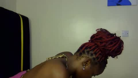 Snapshot of pearl_velvet chatting on February 8, 2026, 6:11 pm vel online show from February 8, 2026, 6:11 pm