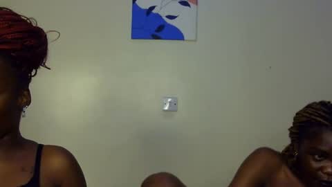 Snapshot of pearl_velvet chatting on February 9, 2026, 10:14 pm vel online show from February 9, 2026, 10:14 pm