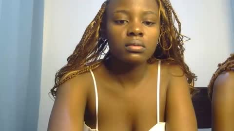 Snapshot of pearl_velvet chatting on February 13, 2026, 11:28 am vel online show from February 13, 2026, 11:28 am