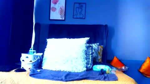 Pearl online show from December 15, 2025, 12:53 pm