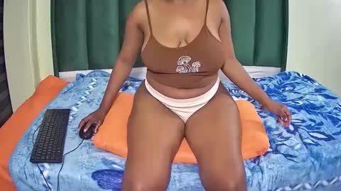 Snapshot of pearlx_ chatting on December 14, 2025, 8:13 pm pearlx_ online show from December 14, 2025, 8:13 pm