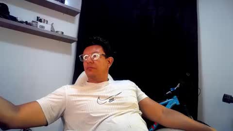 Pedro online show from May 4, 2026, 1:56 am