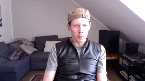 Arno online show from March 9, 2025, 3:05 pm