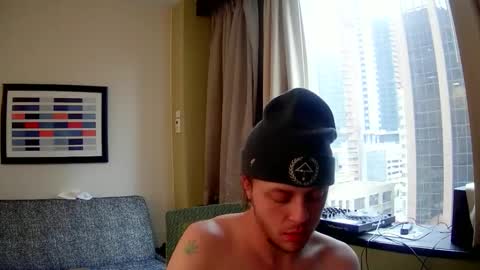 peeepit online show from December 20, 2025, 3:52 pm