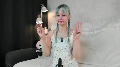 Snapshot of peek_in_my_window chatting on September 9, 2025, 2:11 am tony online show from September 9, 2025, 2:11 am