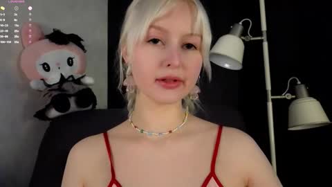 Snapshot of peek_in_my_window chatting on October 2, 2025, 1:45 am tony online show from October 2, 2025, 1:45 am