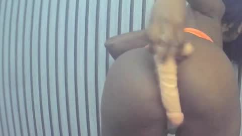 Lizzy online show from October 22, 2025, 7:02 pm