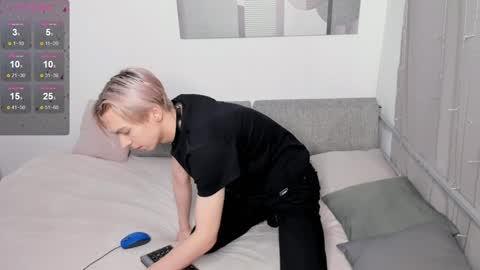 Snapshot of peggypierce chatting on December 15, 2024, 6:29 am Leo online show from December 15, 2024, 6:29 am