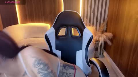 peige_tx online show from November 23, 2025, 1:00 pm