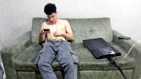 Snapshot of pelusos_mens chatting on March 16, 2026, 7:40 pm CAIN-19 ALLEN-18 RONALD-18 AUSTIN-18 MOD DANTE online show from March 16, 2026, 7:40 pm