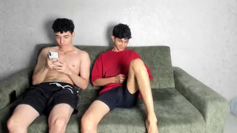 Snapshot of pelusos_mens chatting on March 26, 2026, 8:36 pm CAIN-19 ALLEN-18 RONALD-18 AUSTIN-18 MOD DANTE online show from March 26, 2026, 8:36 pm