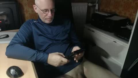 Pemue65 online show from December 19, 2025, 6:20 am