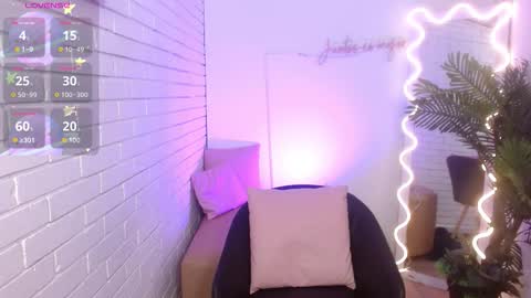 Snapshot of penelope_tay chatting on October 25, 2025, 4:35 pm penelope online show from October 25, 2025, 4:35 pm