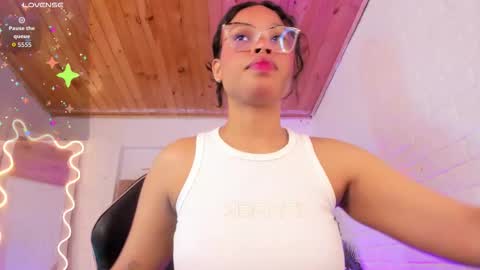 Snapshot of penelope_tay chatting on November 27, 2025, 3:19 am penelope online show from November 27, 2025, 3:19 am