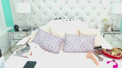 Penelope Laurent online show from December 8, 2024, 4:39 pm