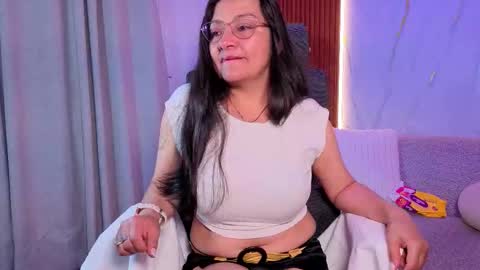 Snapshot of penelopevg chatting on December 2, 2025, 7:42 pm Penelope online show from December 2, 2025, 7:42 pm