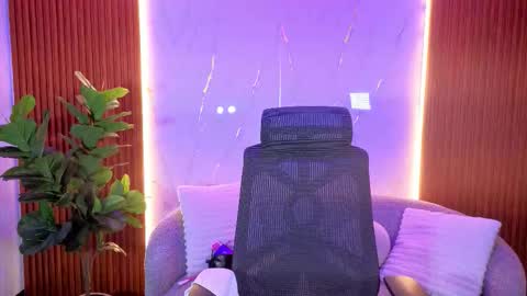 Snapshot of penelopevg chatting on December 5, 2025, 7:54 pm Penelope online show from December 5, 2025, 7:54 pm