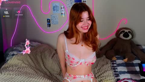 Snapshot of penny_staar chatting on February 7, 2025, 8:22 am Penny staar online show from February 7, 2025, 8:22 am