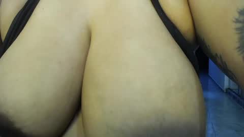 Snapshot of pennyomelons chatting on April 29, 2026, 6:14 pm My onlyfans online show from April 29, 2026, 6:14 pm