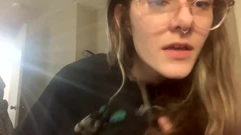 Penutbuttajelllytime online show from February 17, 2025, 2:31 am