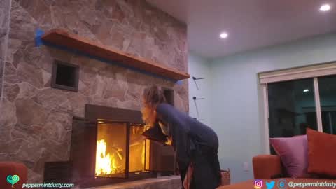 Snapshot of peppermintdusty chatting on November 30, 2025, 2:37 am Peppermint and Dusty online show from November 30, 2025, 2:37 am