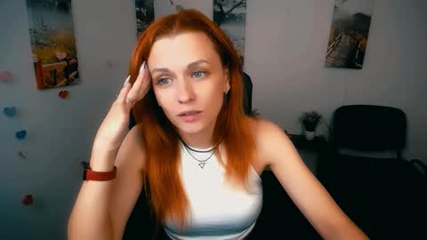 Snapshot of peppymia chatting on December 2, 2025, 7:57 am Mia online show from December 2, 2025, 7:57 am